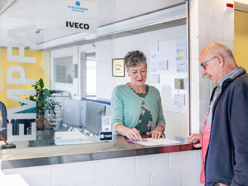 Öffnungszeiten & Kontakt